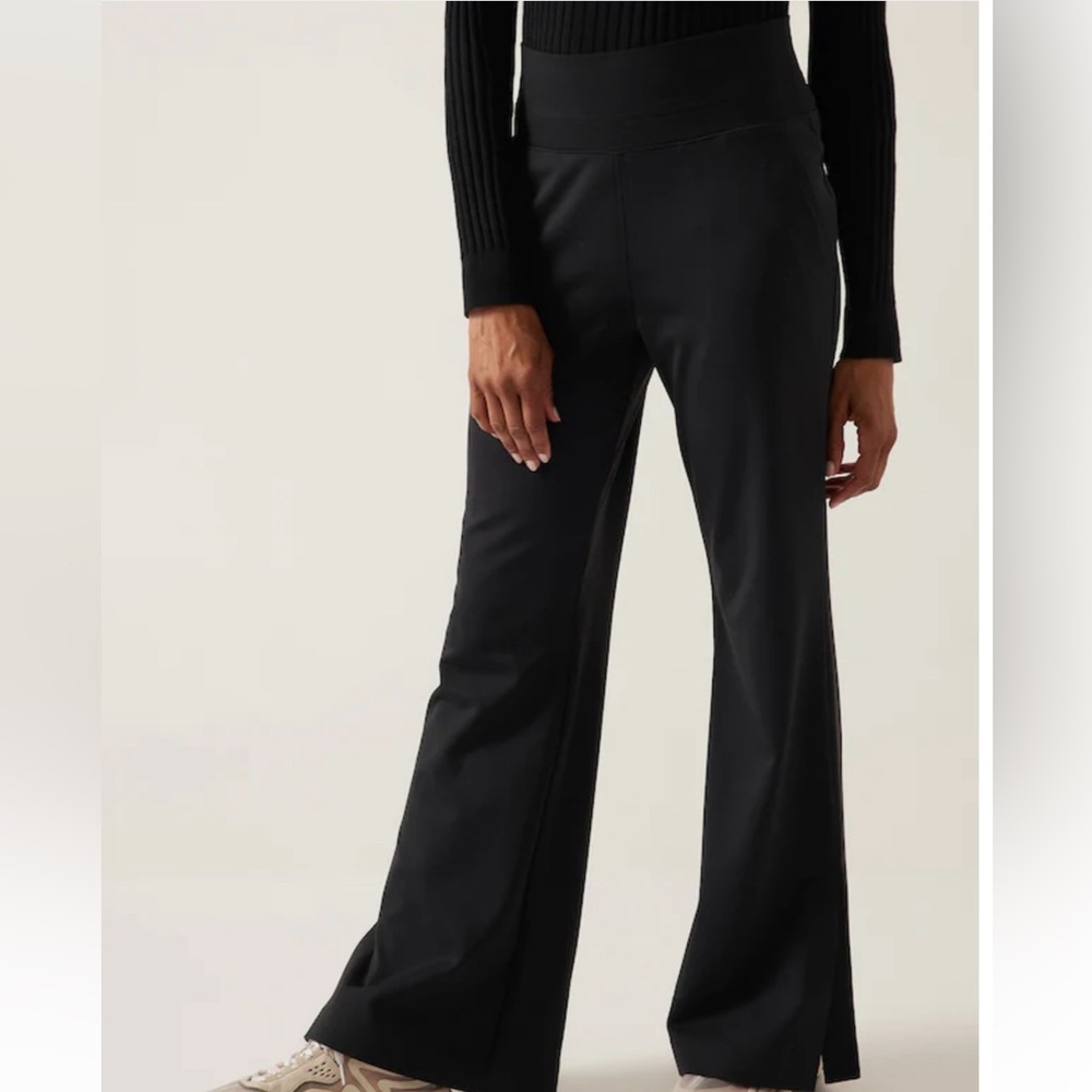 Athleta Venice Flare pants in black XS